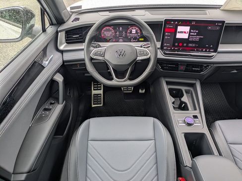 New 2026 Volkswagen Tiguan SE R-Line AWD/4WD image 16