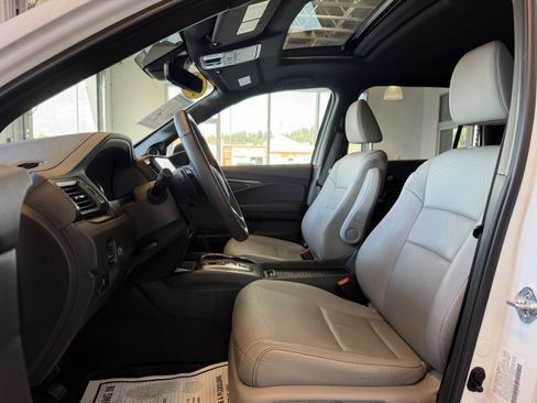 Used 2023 Honda Passport EX-L image 8