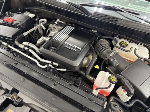 Certified 2022 Chevrolet Silverado 1500 LTZ w/ Technology Package image 28