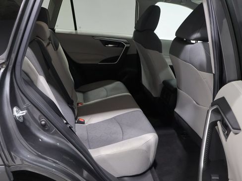 Used 2023 Toyota RAV4 XLE AWD/4WD image 18