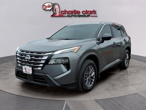 Used 2025 Nissan Rogue S image 1