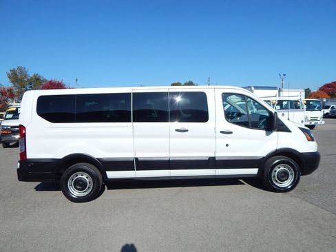 Used 2018 Ford Transit 350 XL image 9