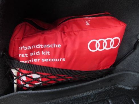 Used 2018 Audi Q3 2.0T Premium w/ Convenience Package image 24