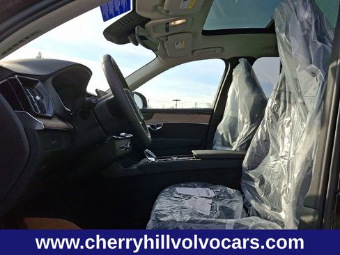New 2026 Volvo XC90 B6 Plus w/ Protection Package Premier image 8