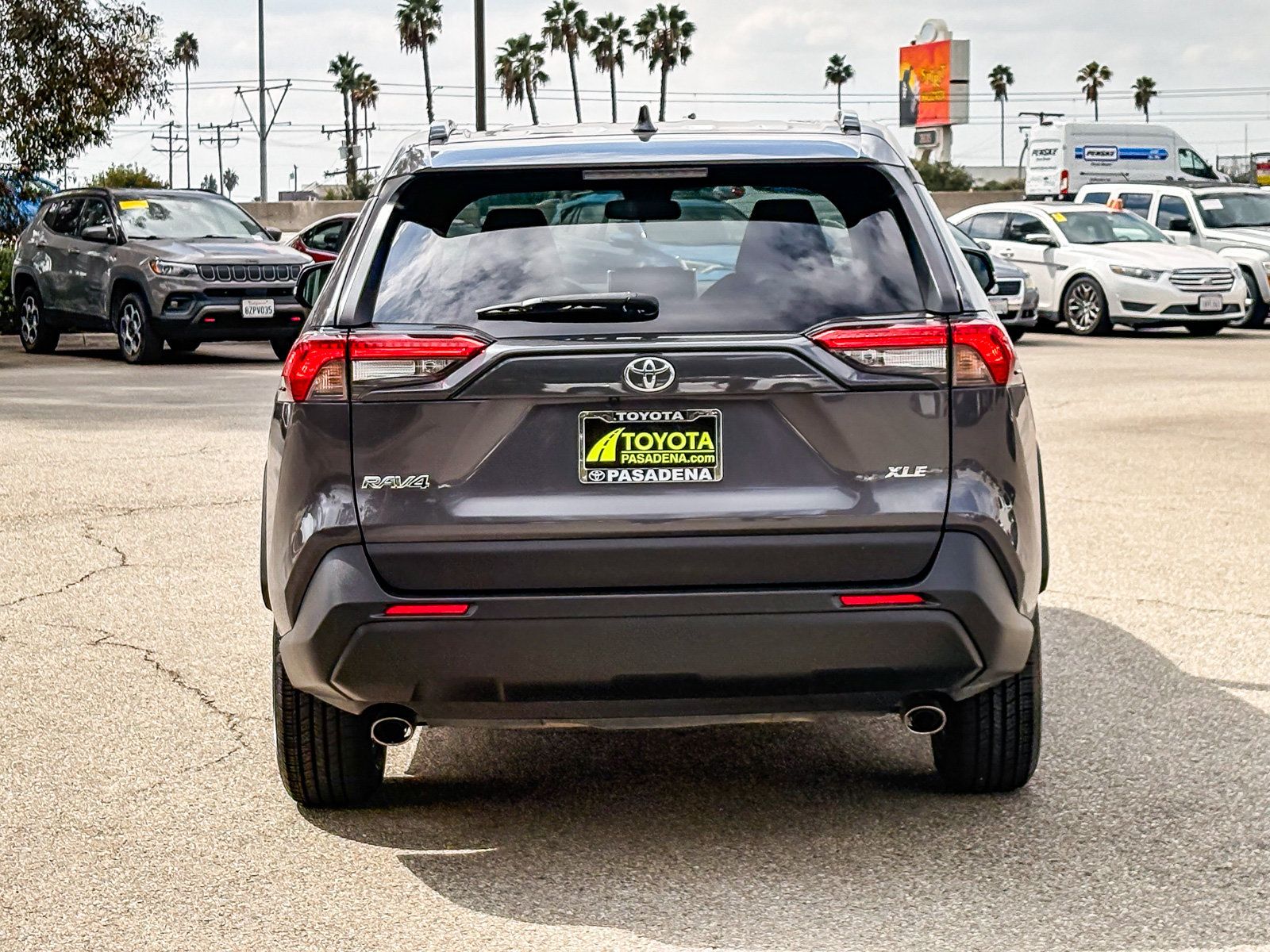 Used 2023 Toyota RAV4 XLE w/ Convenience Package FWD image 7