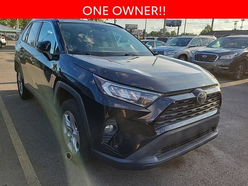 Used 2021 Toyota RAV4 XLE w/ XLE Grade Weather Package FWD image 3