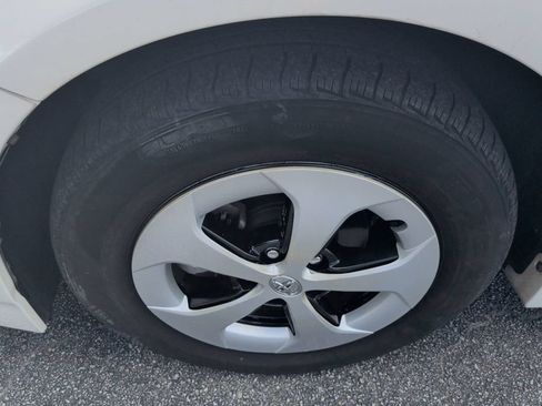 Used 2012 Toyota Prius Three FWD image 10