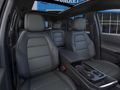 New 2026 Chevrolet Equinox LT w/ Convenience Package II AWD/4WD image 16