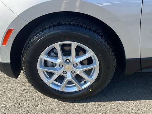 Used 2022 Chevrolet Equinox LT image 5