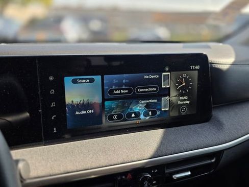 Used 2025 Nissan Kicks SV image 26