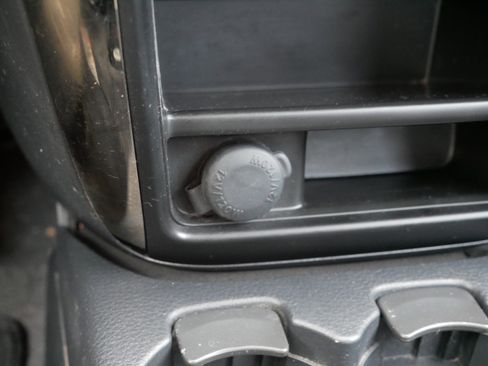 Used 2013 Suzuki SX4 Premium image 32