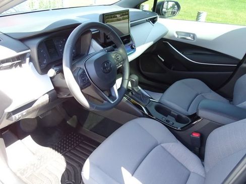 Used 2024 Toyota Corolla SE w/ SE Premium Package FWD image 10