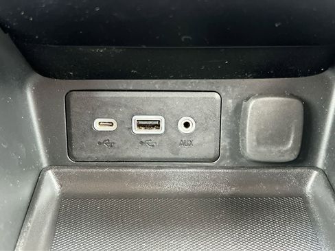 Used 2024 GMC Terrain SLE image 31