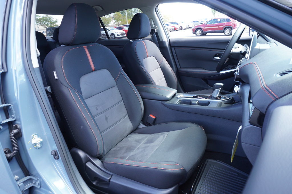Certified 2025 Nissan Sentra SR FWD image 11