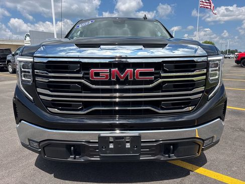 Used 2025 GMC Sierra 1500 SLT AWD/4WD image 10