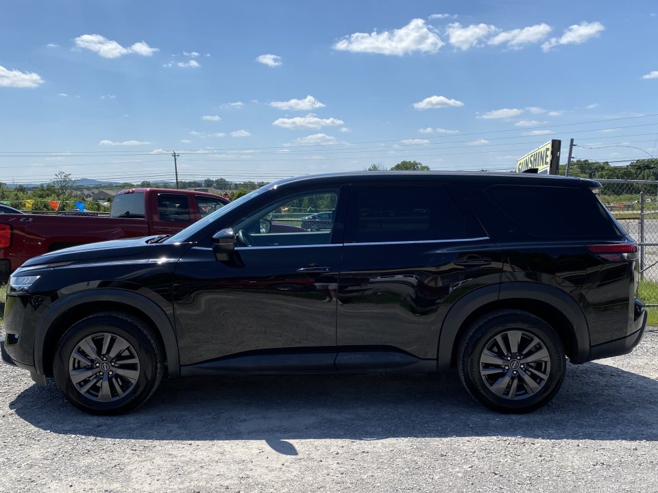 Used 2022 Nissan Pathfinder S FWD image 8