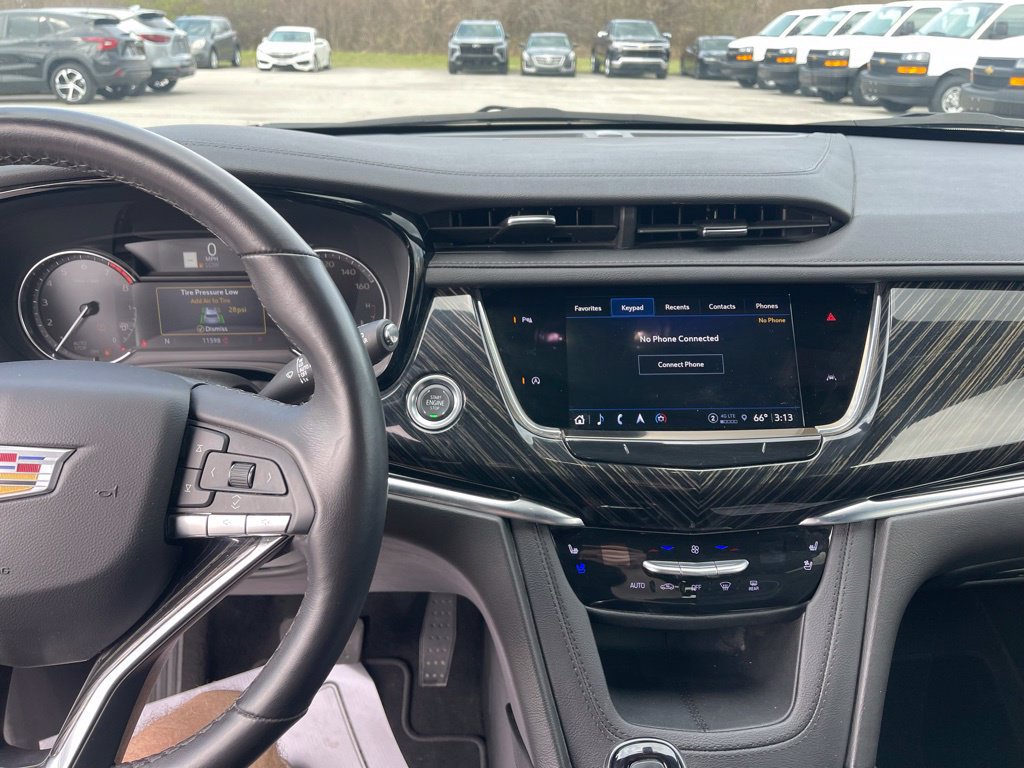 Used 2025 Cadillac XT6 Premium Luxury FWD image 11