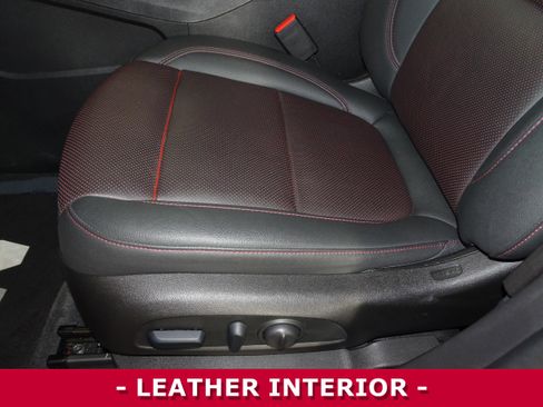 Used 2022 Chevrolet Blazer RS w/ Enhanced Convenience Package image 8