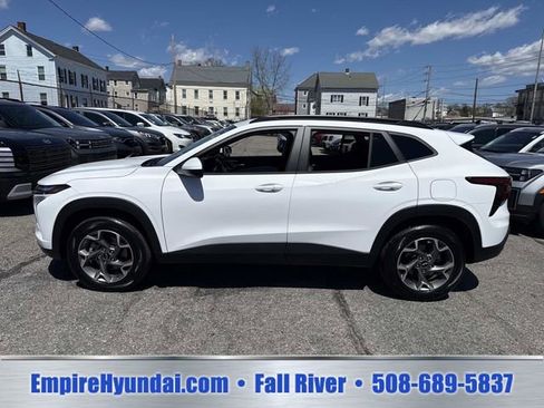 Used 2025 Chevrolet Trax LT w/ Driver Confidence Package FWD image 10