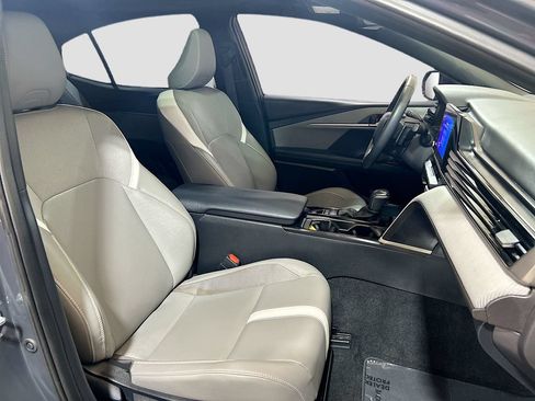 Used 2025 Toyota Camry SE w/ Convenience Package FWD image 25