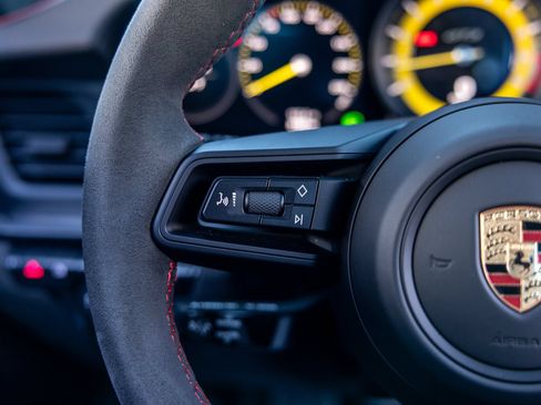 Certified 2024 Porsche 911 GT3 RWD image 40