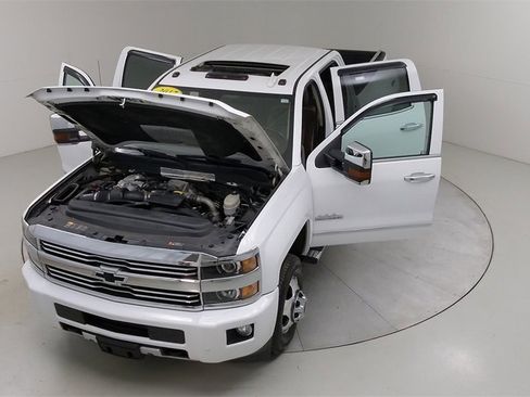 Used 2017 Chevrolet Silverado 3500 High Country image 48