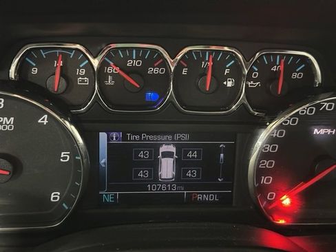 Used 2017 Chevrolet Suburban LT image 19