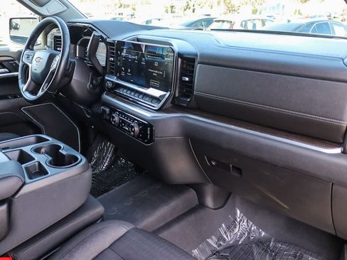 Used 2022 Chevrolet Silverado 1500 LT AWD/4WD image 16