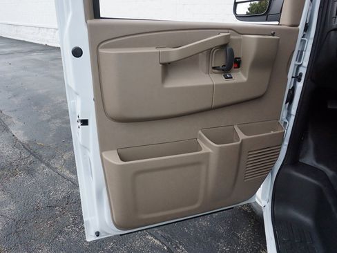 New 2025 Chevrolet Express 2500 Work Van image 16