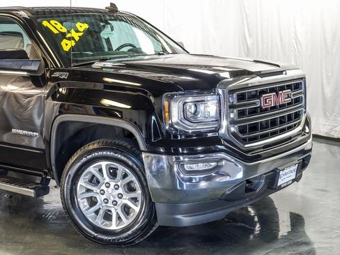 Used 2018 GMC Sierra 1500 SLE w/ SLE Value Package image 3