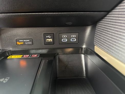 Certified 2025 Toyota Camry SE w/ Convenience Package FWD image 38
