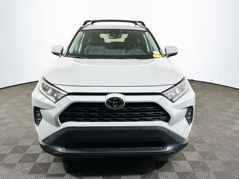 Used 2021 Toyota RAV4 XLE Premium image 3