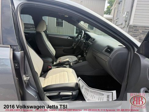 Used 2016 Volkswagen Jetta Sport FWD image 12