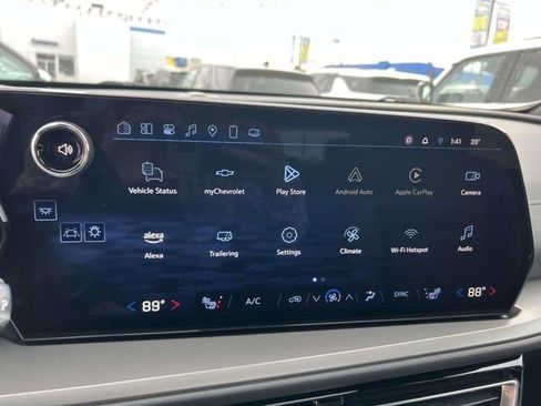 Certified 2025 Chevrolet Traverse LT w/ Sun and Wheel Package image 26