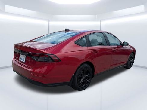 Used 2025 Honda Accord SE image 4