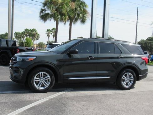 Used 2022 Ford Explorer XLT w/ Class IV Trailer Tow Package image 2