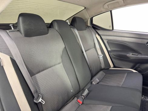 Used 2021 Nissan Versa SV image 30