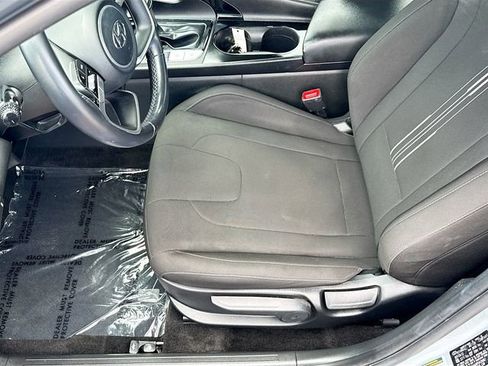 Used 2023 Hyundai Elantra SEL w/ Convenience Package image 19