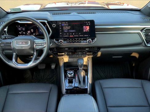 Used 2024 GMC Canyon Elevation w/ Elevation Premium Package AWD/4WD image 16