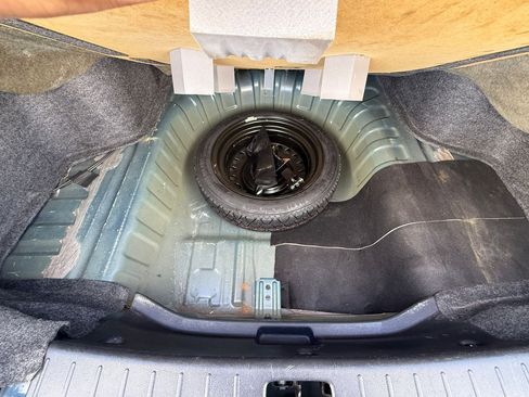 Used 2013 Nissan Versa SV w/ Convenience Pkg image 31