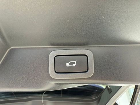 Used 2014 Land Rover Range Rover Sport HSE image 38