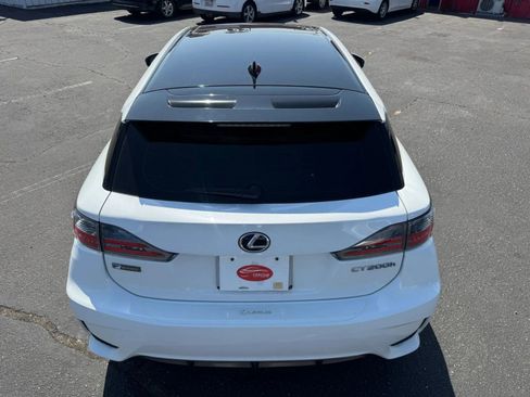 Used 2015 Lexus CT 200h w/ Navigation Package FWD image 7