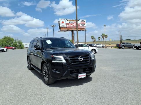 Used 2022 Nissan Armada SL w/ Midnight Edition Package RWD image 2