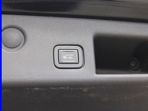 Used 2024 Chevrolet Equinox LT image 11