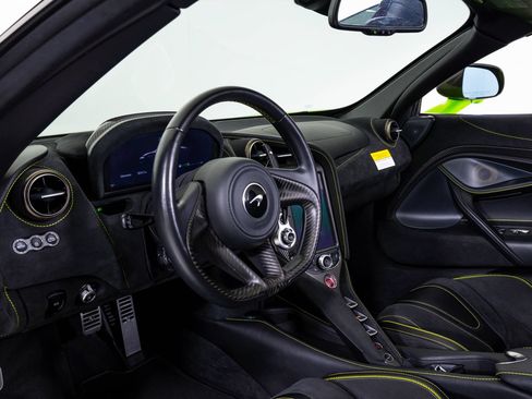 Used 2021 McLaren 720S Performance RWD image 23