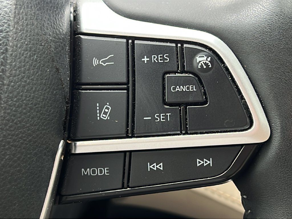 Used 2023 Toyota Highlander Platinum FWD image 21