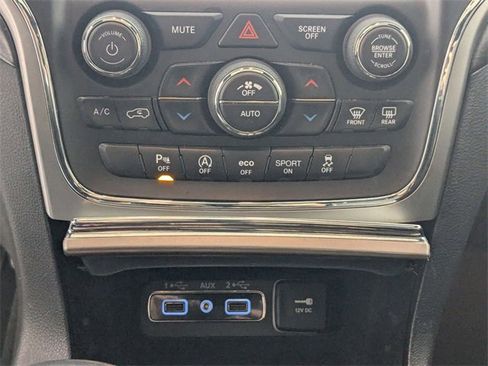 Used 2018 Jeep Grand Cherokee Altitude image 23