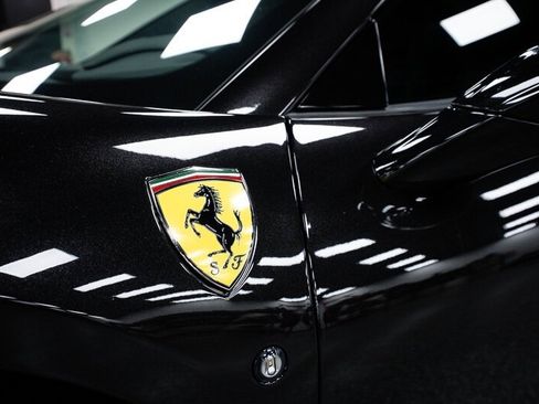Used 2021 Ferrari F8 Tributo image 21