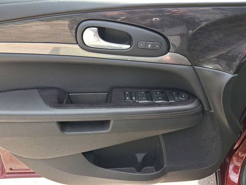 Used 2017 Buick Enclave Leather FWD image 16