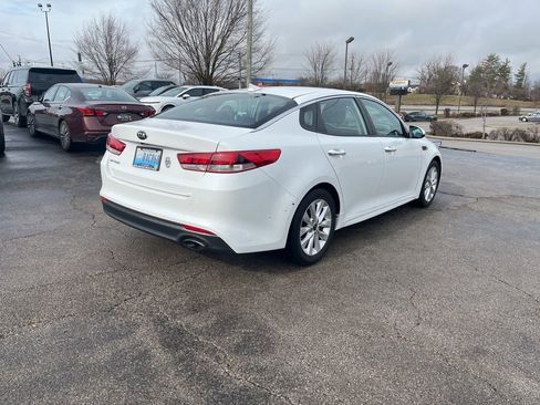 Used 2017 Kia Optima LX image 3